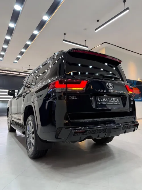 Toyota Land Cruiser  2025 VX-R / LC 300 FULL OPTION