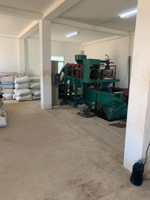 Machine grillage avertisseurs ألة صنع الحواجز