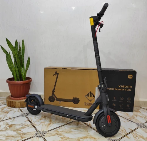 Trottinette Électrique Trotinette Xiaomi 4 Lite i Jamais Utilisé i Promotion! 