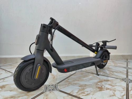 Trottinette Électrique Trotinette Xiaomi Essential I Faible kilométrage!