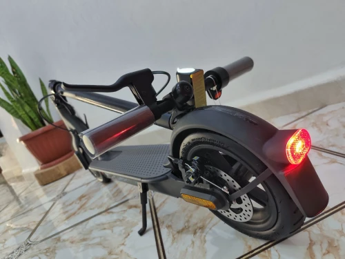 Trottinette Électrique Trotinette Xiaomi Essential I Faible kilométrage!