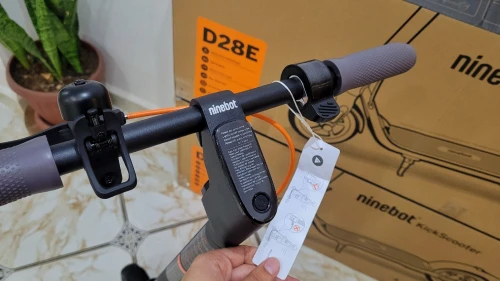 Trottinette Électrique Trotinette Ninebot D28E i Jamais Utilisé i PROMOTION!