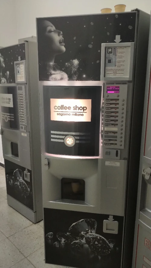 Distributeur automatique a café