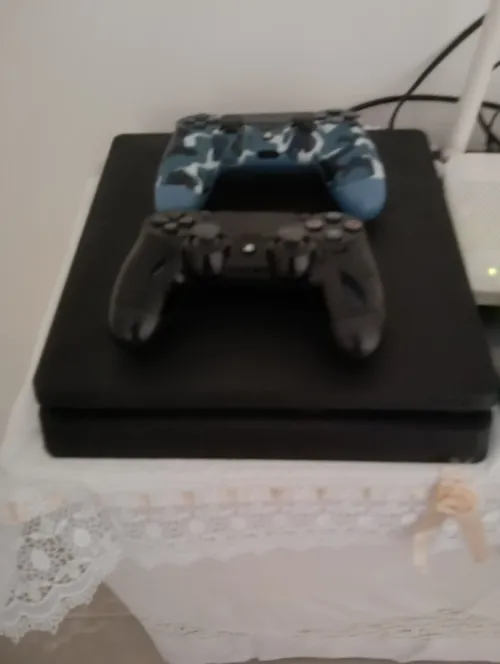 Play4 slim noir flache
