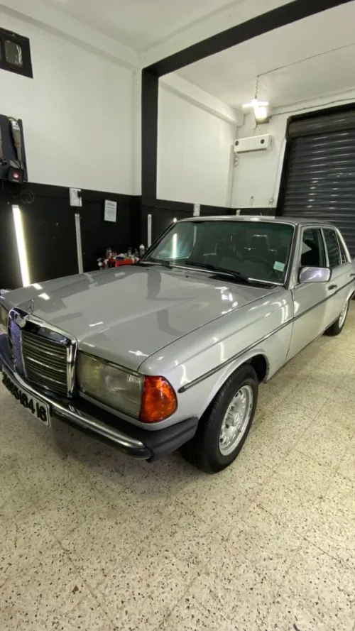 Mercedes W123 1984 300D