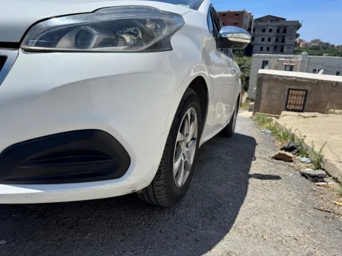 Peugeot 208 2016 Access Facelift
