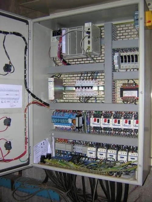 Électricien industriel 