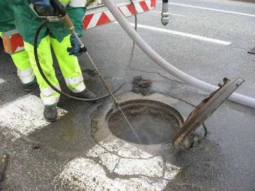 Débouchage conduite vidange fosse 