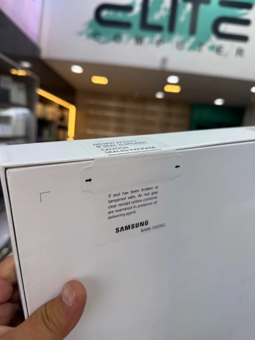 LAPTOP SAMSUNG GALAXY BOOK4 ULTRA 9 185H 32GB RAM 1TB SSD RTX 4070 8GB ECRAN 16" AMOLED TACTILE
