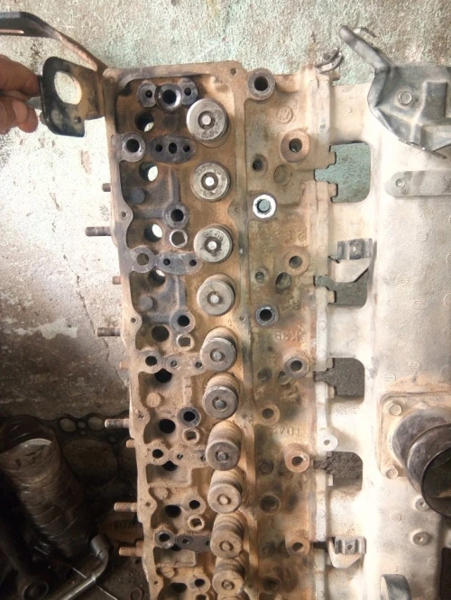 Cache distribution et Culasse Nissan patrol TD 42