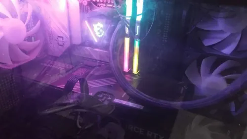 GeForce RTX 5070 Ti GAMING OC 16G