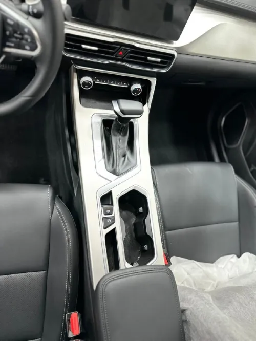 Geely Coolray 2025 