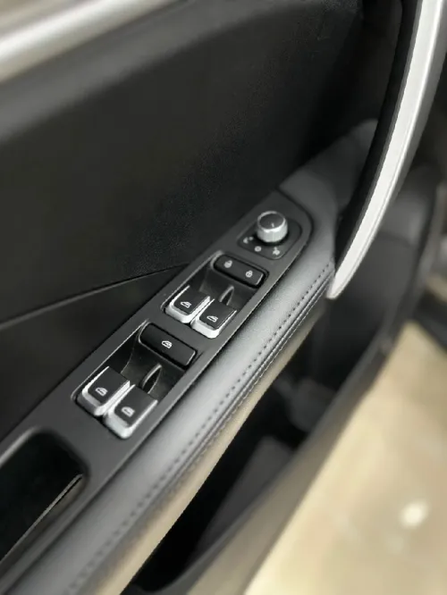 Geely Coolray 2025 