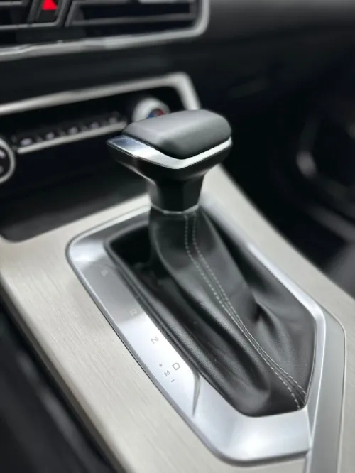 Geely Coolray 2025 