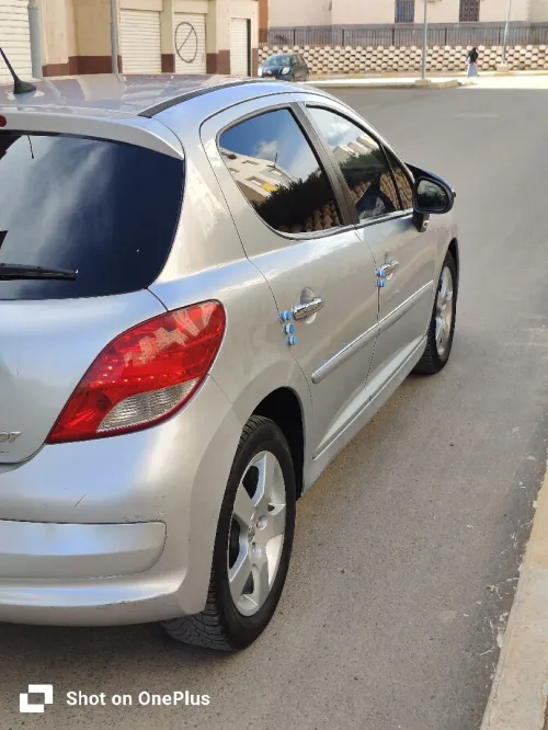 Peugeot 207 2011 HDi