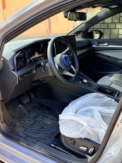 Volkswagen Golf 8 2025 R-Line