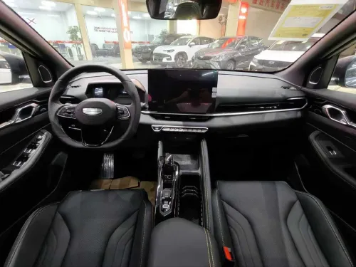 Geely Coolray 2025 