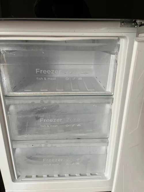 Frigidaire raylan noir miroir a vendre