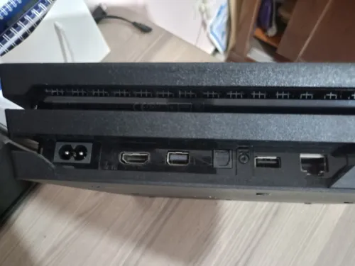 Ps4 pro flaché 1TB