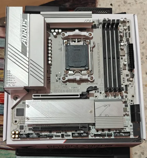B650M AORUS ELITE AX ICE