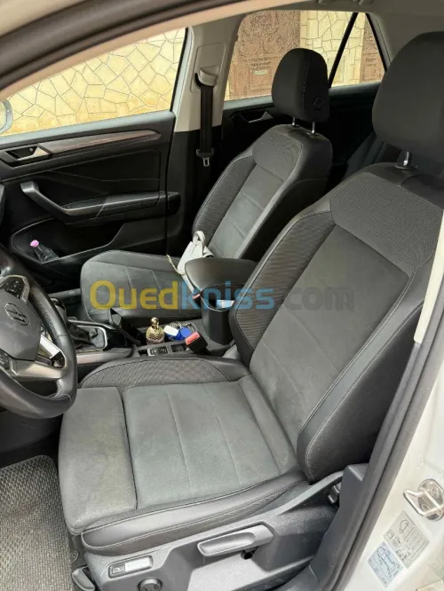 Volkswagen T-Roc 2023 Time Edition