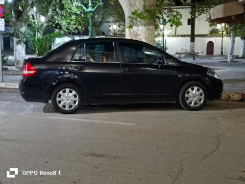 Nissan Tiida 4 portes 2008 Tiida 4 portes
