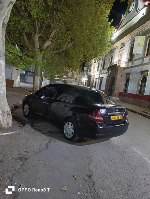 Nissan Tiida 4 portes 2008 Tiida 4 portes
