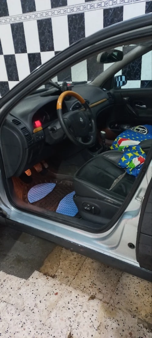Renault Laguna 2 2002 Initiale Paris