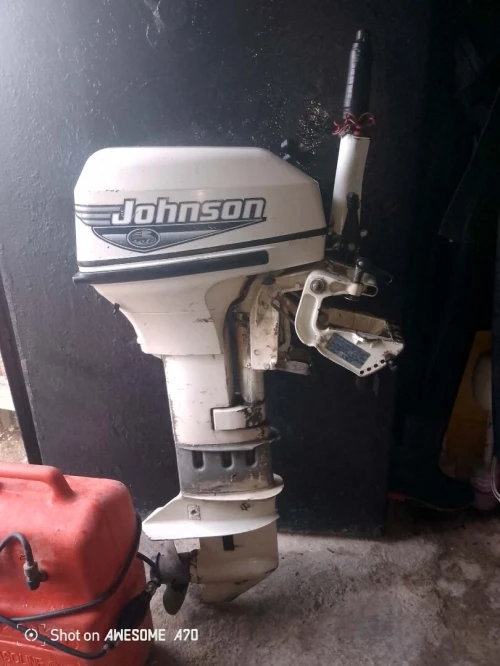 موتور Johnson 9.9 نقي يدور شعرة المهتم يتصل