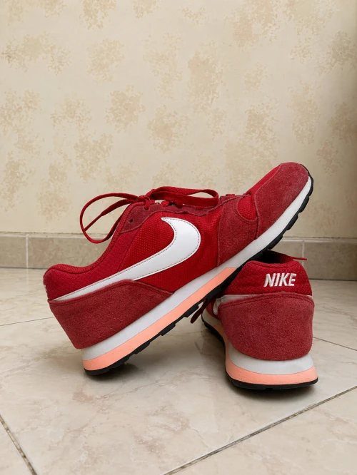 Nike rouge et blanc original