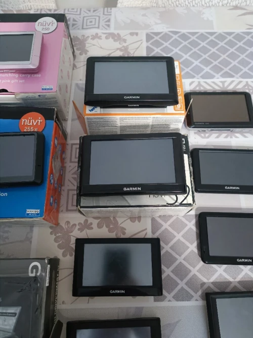 GPS Garmin plusieurs modèles avec prix voir en bas de l'annonce. جميع  الأجهزة  مع السعر انظر تحت