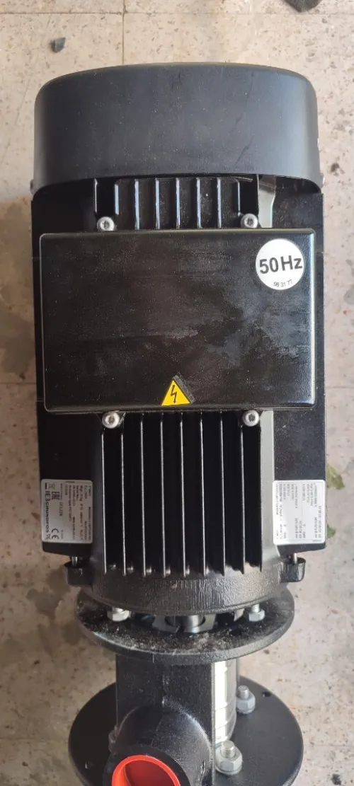 Réducteurs et cracher et pompe immergée verticale et moteurs électriques 