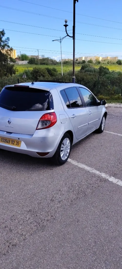 Renault Clio 3 2012 Night and Day