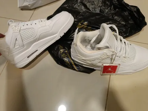 AIR JORDAN RETRO 4