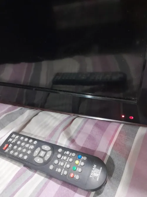 Television stream 32 pouces bonne état tele .  Prix 8500 da Blida centre ville état 