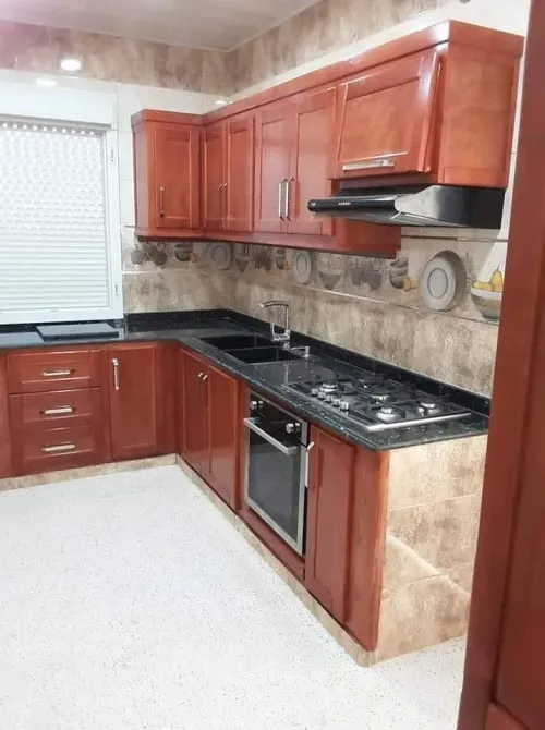 Cuisine équipée dressing صنع مطابخ عصرية حسب الطلب