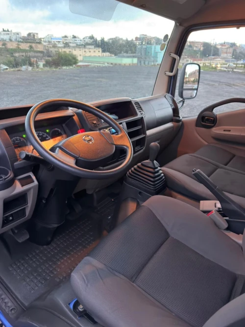 Nossan Cabstar NT400 2017