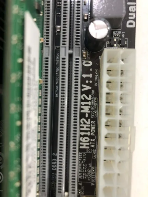 H61 cpu g2020 ram 2 et 4 pou l'essai