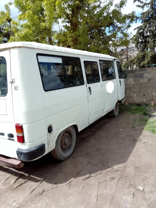 Peugeot G9 Karsan 2002