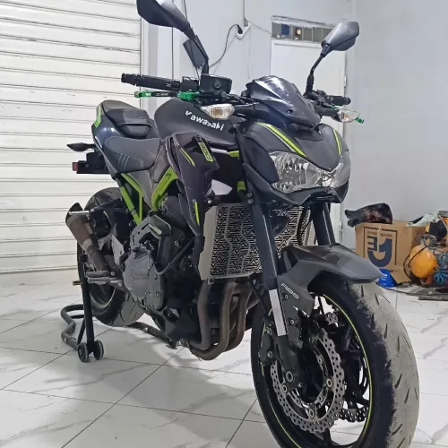 Kawasaki Z900 R 2017