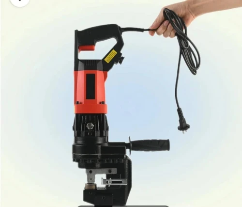 Poinçonneuse électro-hydraulique portable