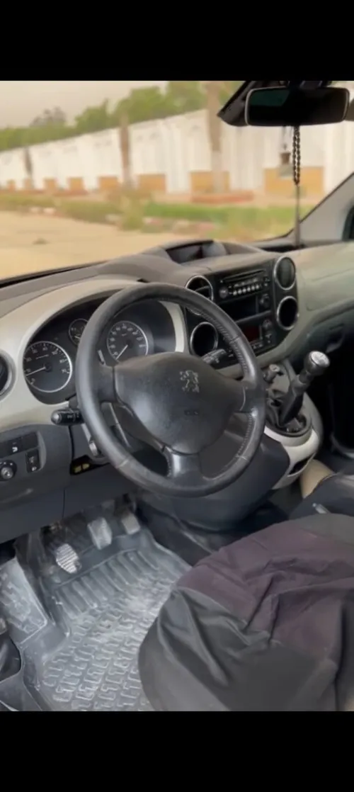 Peugeot Partner 2015 Tepee Allure 