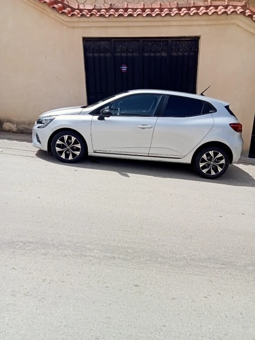 Renault clio 2022 evolution