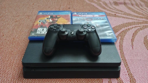PS4 SLIM ONLINE VERSION 13.02 + MANETTE ORIGINAL + 2 CD ORIGINAL