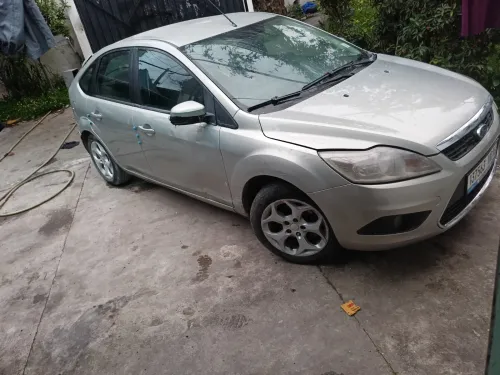 Ford Focus 4 portes 2010 Focus 4 portes