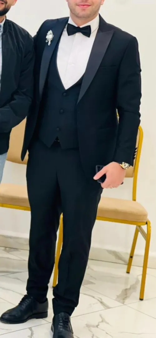 Costume noir 5 pièces neuf (jdida)  taille 50 utilisé  3h c tt  Hadja chaba o qualité