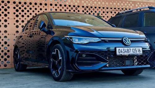 Volkswagen Golf 8 2025 R-Line