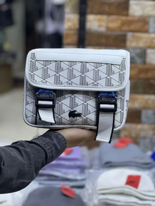   sacoche Lacoste blanc 