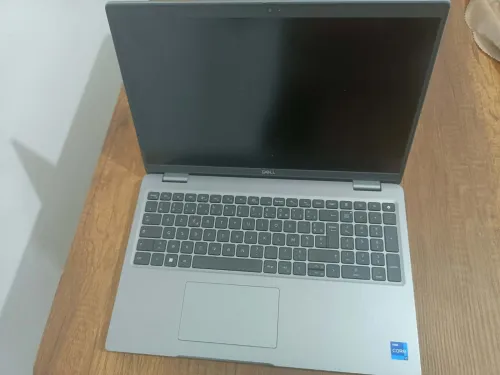 Dell Precision 3581 Workstation Pro i7 13 Gen / 32Go / 1To SSD / RTX A500
