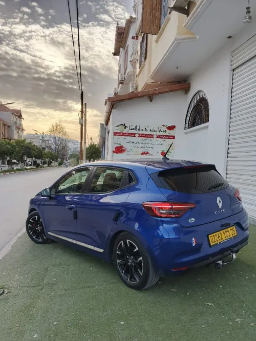 Renault Clio 5 hibryd 2021 E-TECH